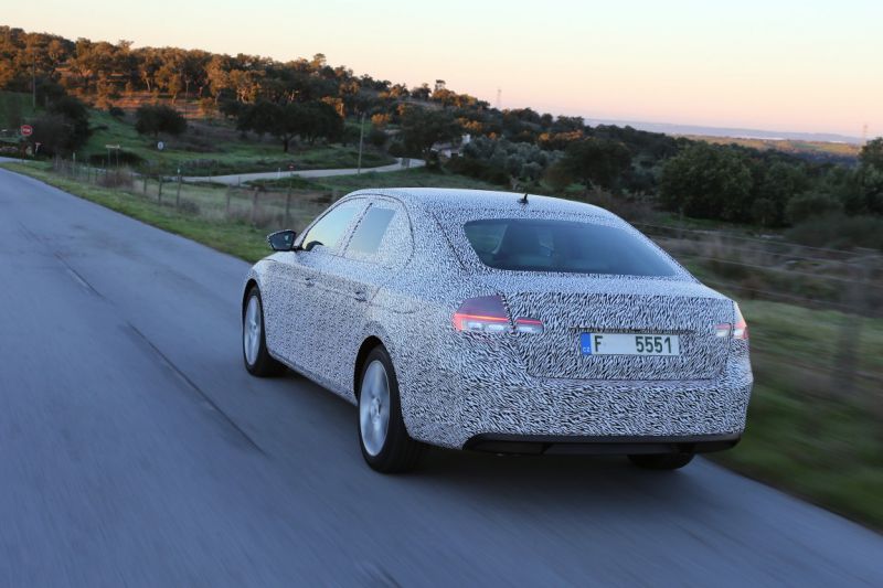 141211_the_new_skoda_superb__002_medium